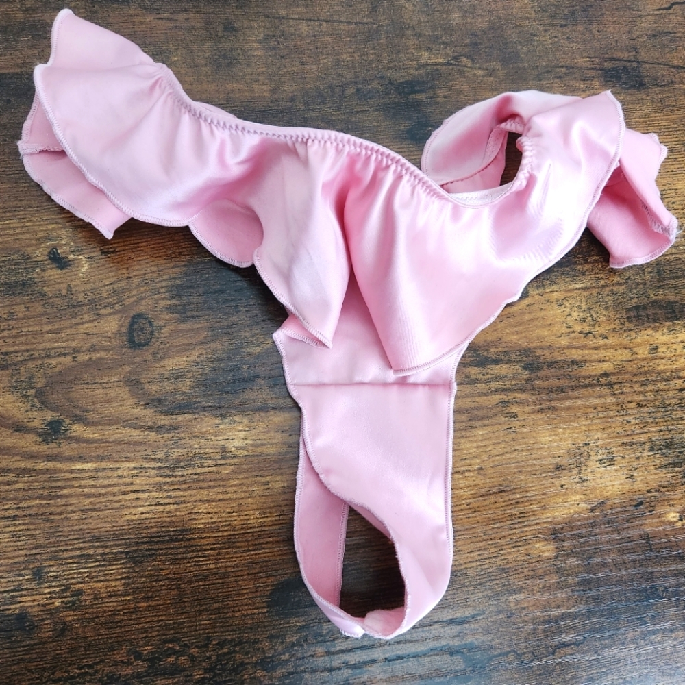 NWT Victoria's‎ secret pink thong size medium